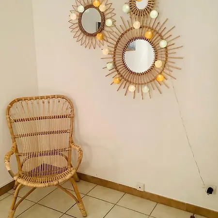 Appartement Dans Maison De Village Cotier Typique *